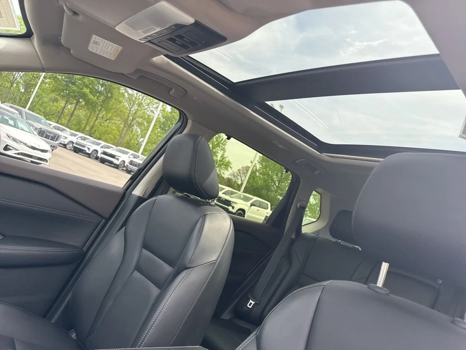 2023 Nissan Rogue - Image 10 of 21