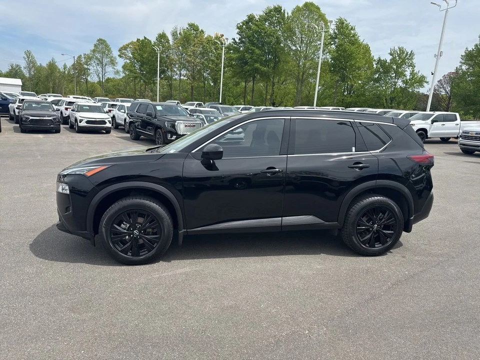 2023 Nissan Rogue - Image 2 of 21