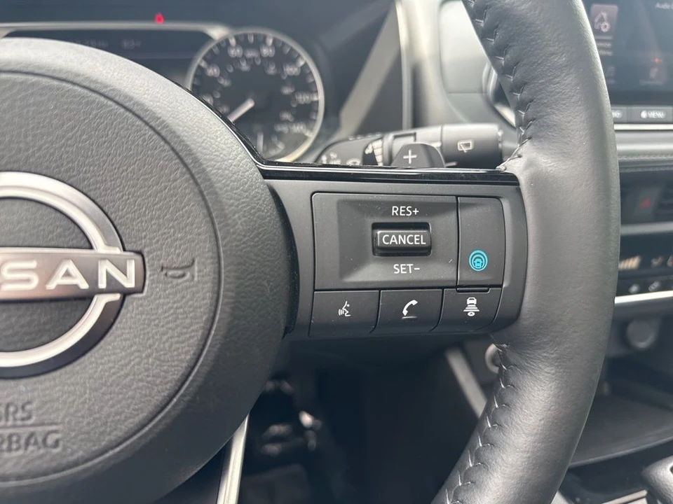 2023 Nissan Rogue - Image 17 of 21