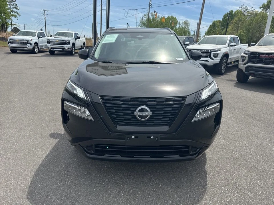 2023 Nissan Rogue - Image 8 of 21