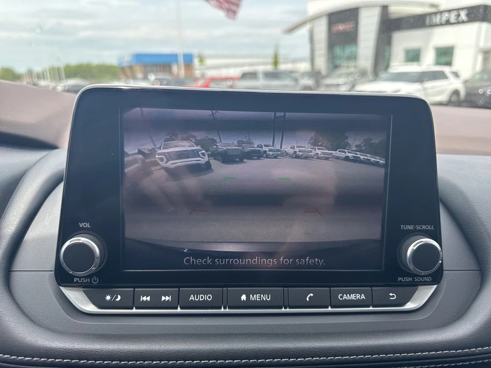 2023 Nissan Rogue - Image 20 of 21