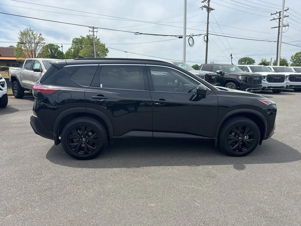 2023 Nissan Rogue - Image 6 of 21