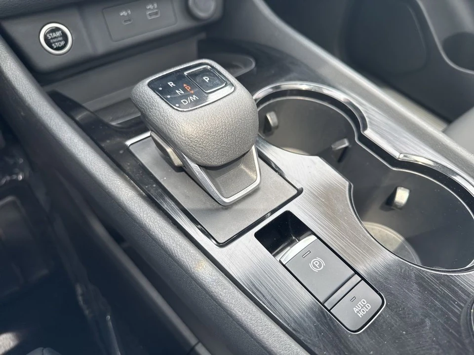 2023 Nissan Rogue - Image 18 of 21