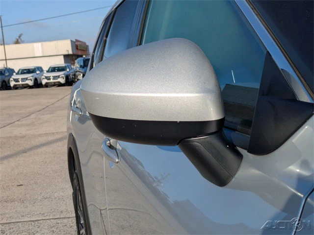2023 Nissan Rogue - Image 12 of 21