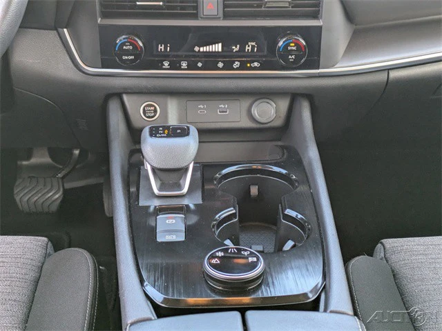 2023 Nissan Rogue - Image 19 of 21