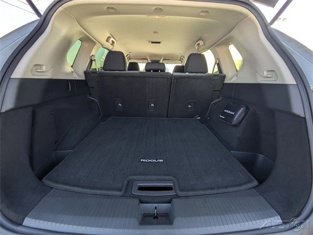 2023 Nissan Rogue - Image 13 of 21
