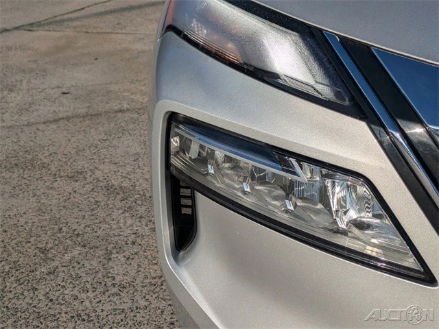 2023 Nissan Rogue - Image 10 of 21