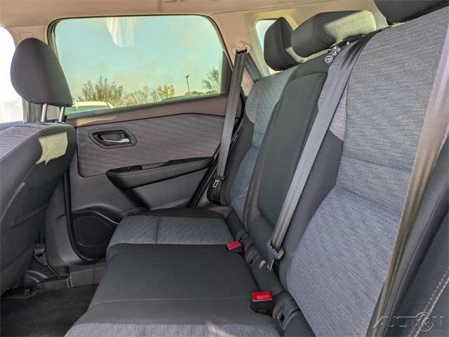2023 Nissan Rogue - Image 14 of 21