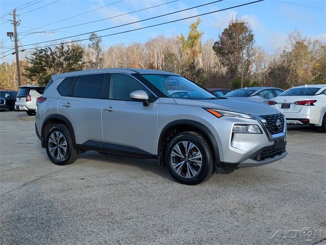 2023 Nissan Rogue - Image 2 of 21