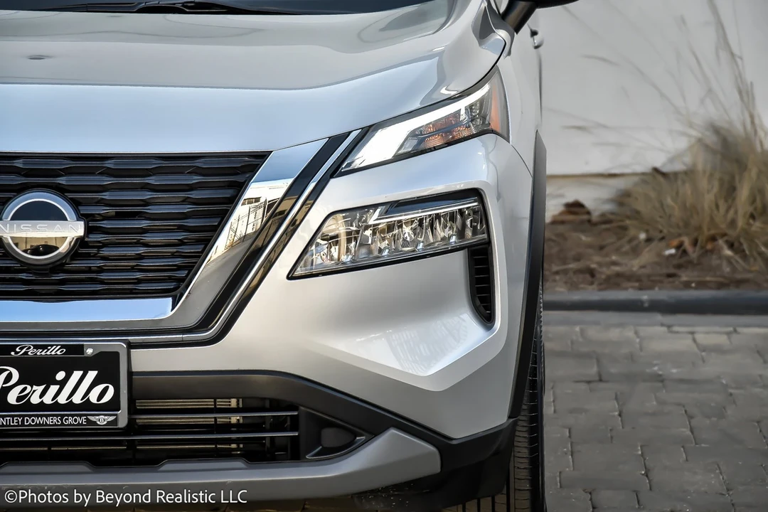 2023 Nissan Rogue - Image 10 of 21