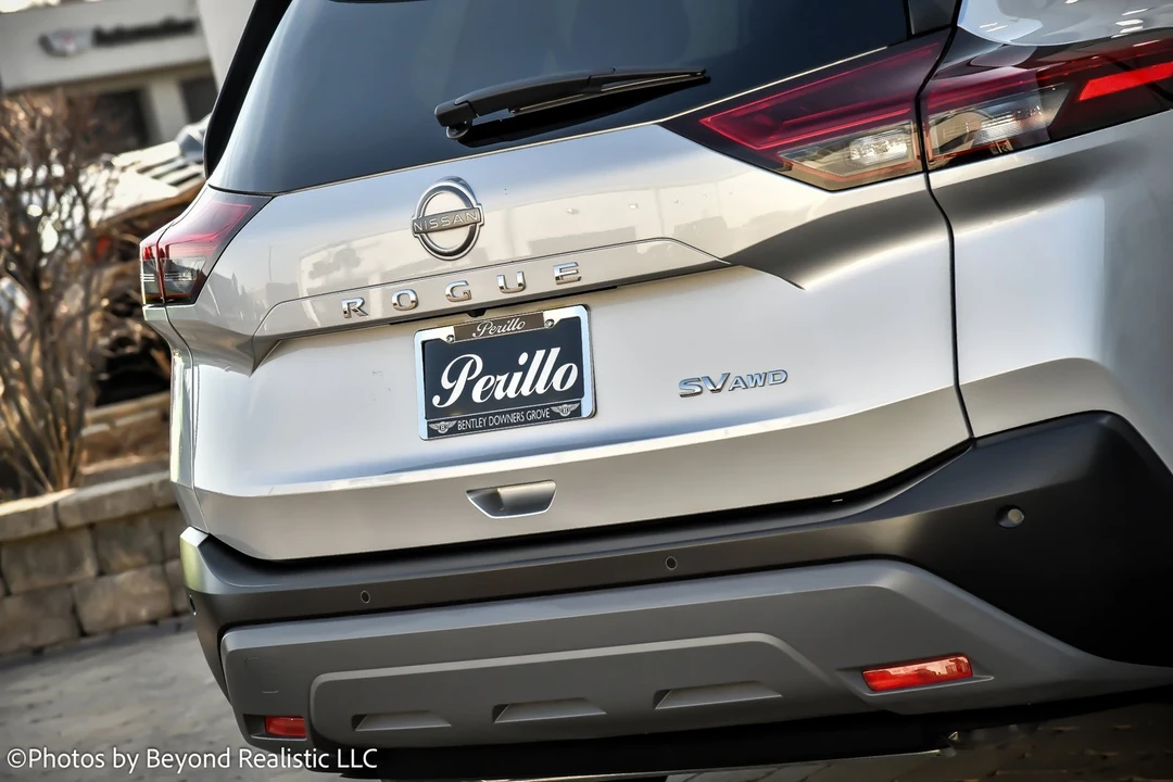 2023 Nissan Rogue - Image 15 of 21