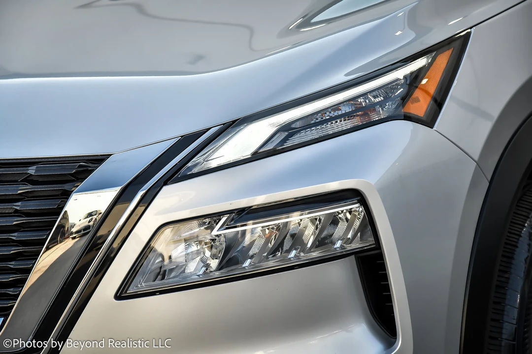 2023 Nissan Rogue - Image 12 of 21