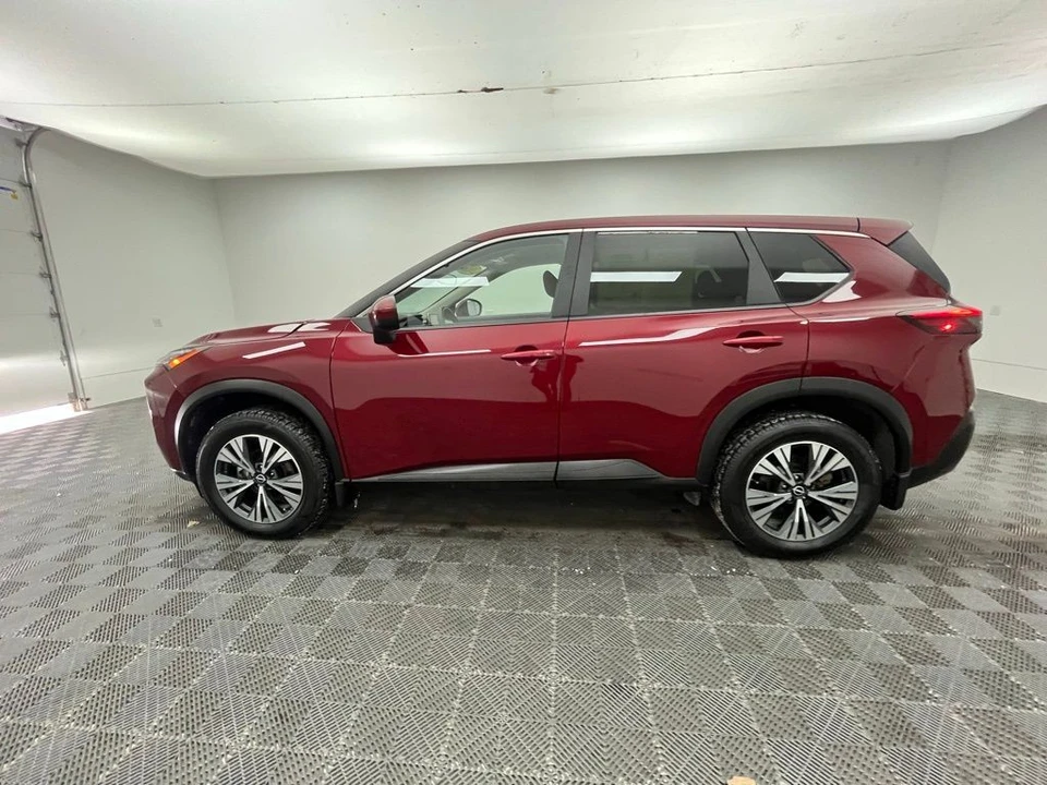 2023 Nissan Rogue - Image 10 of 12