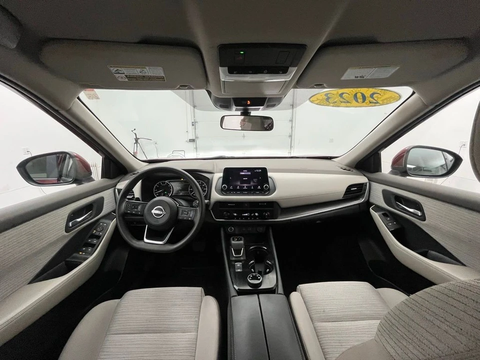 2023 Nissan Rogue - Image 2 of 12