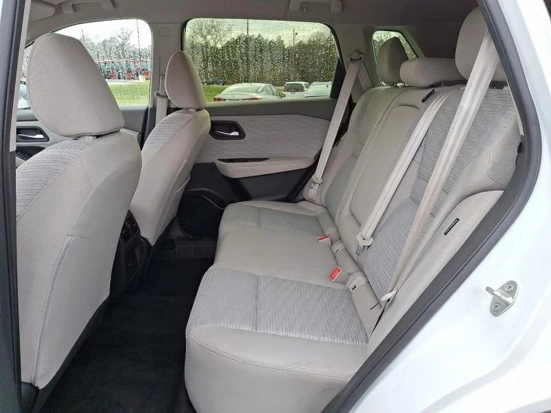 2023 Nissan Rogue - Image 10 of 12