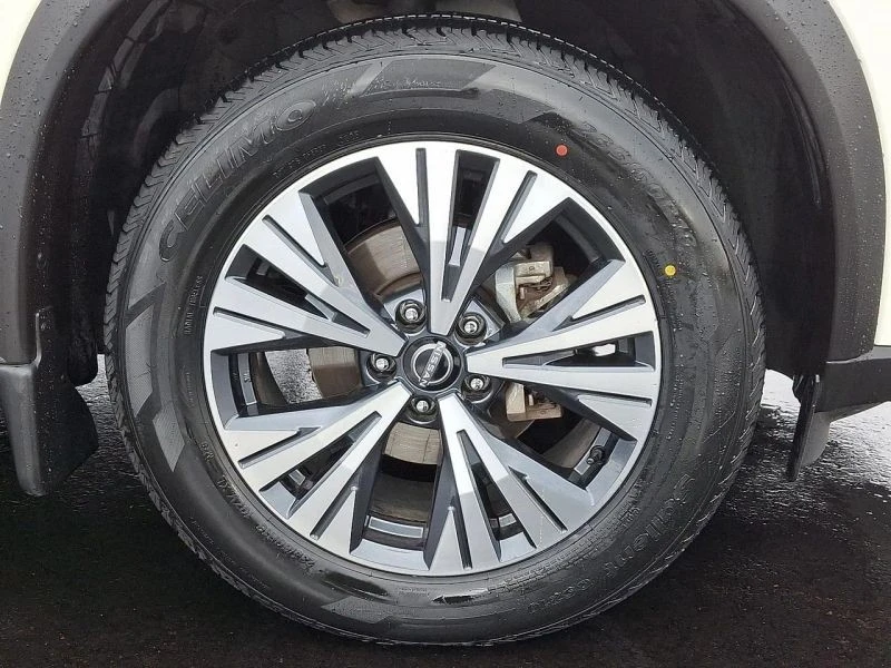 2023 Nissan Rogue - Image 8 of 12