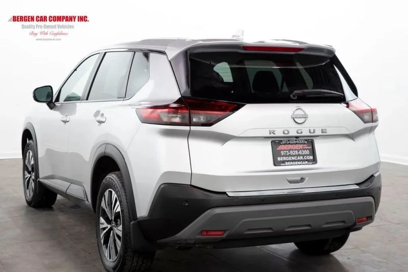 2023 Nissan Rogue - Image 10 of 12