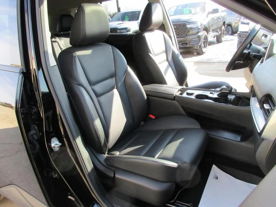 2023 Nissan Rogue - Image 11 of 20