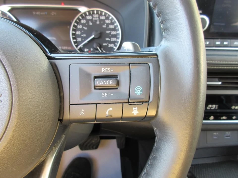 2023 Nissan Rogue - Image 17 of 20