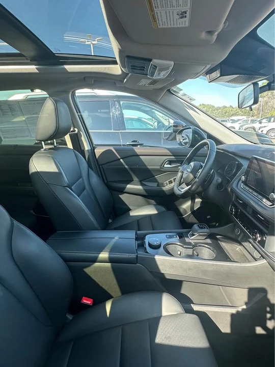 2023 Nissan Rogue - Image 4 of 6