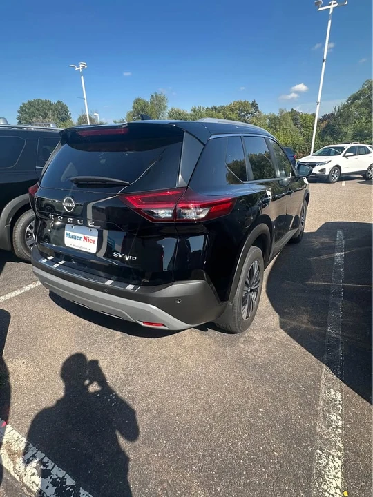 2023 Nissan Rogue - Image 5 of 6