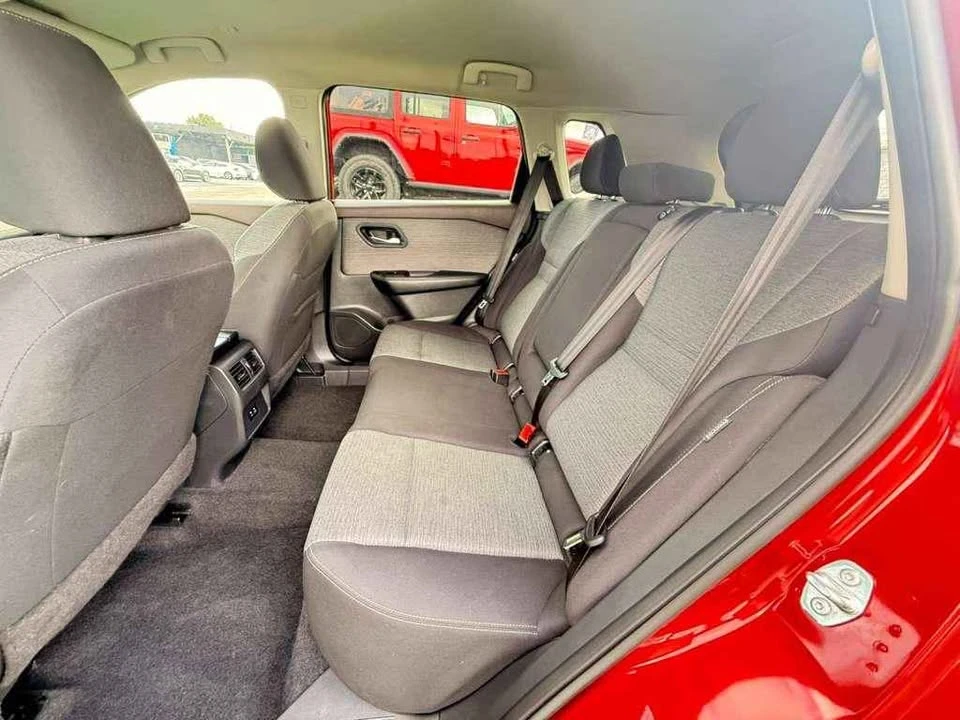 2023 Nissan Rogue - Image 11 of 12