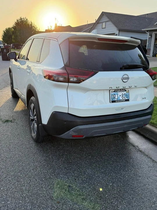 2023 Nissan Rogue - Image 5 of 10