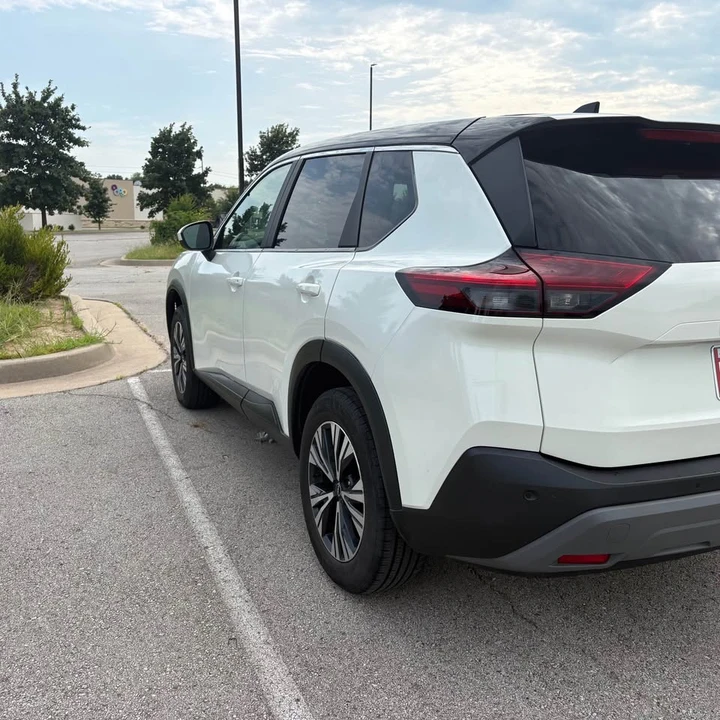 2023 Nissan Rogue - Image 4 of 16