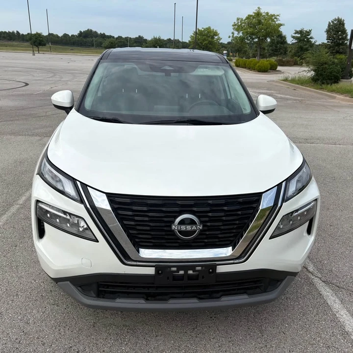 2023 Nissan Rogue - Image 9 of 16