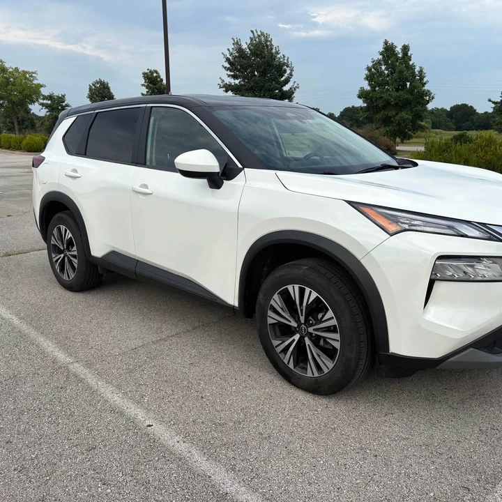 2023 Nissan Rogue - Image 10 of 16