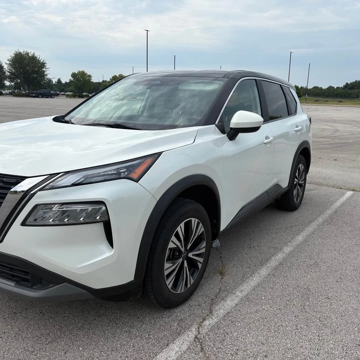 2023 Nissan Rogue - Image 2 of 16