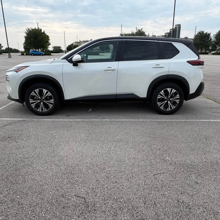 2023 Nissan Rogue - Image 3 of 16