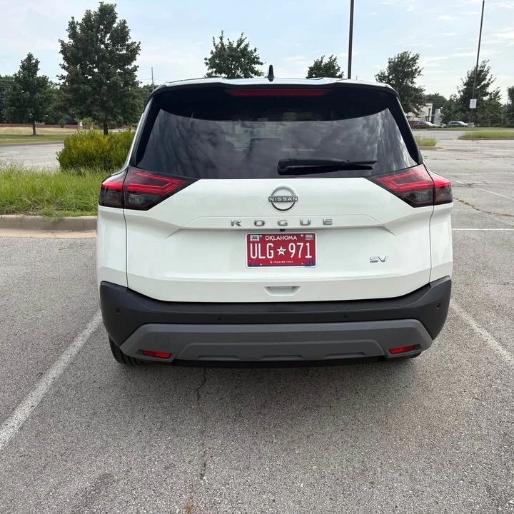 2023 Nissan Rogue - Image 5 of 16