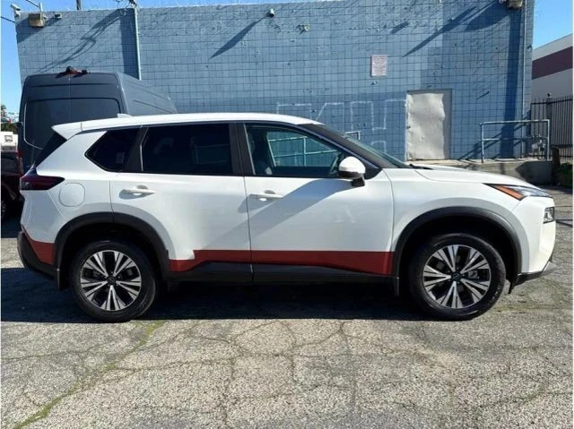 2023 Nissan Rogue - Image 2 of 12