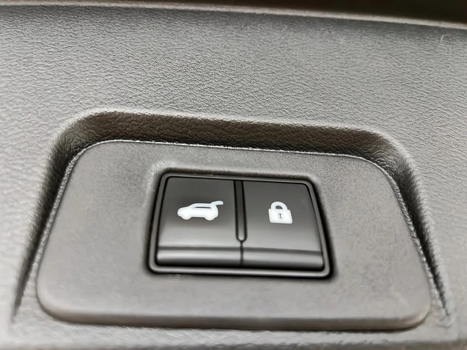 2023 Nissan Rogue - Image 15 of 20