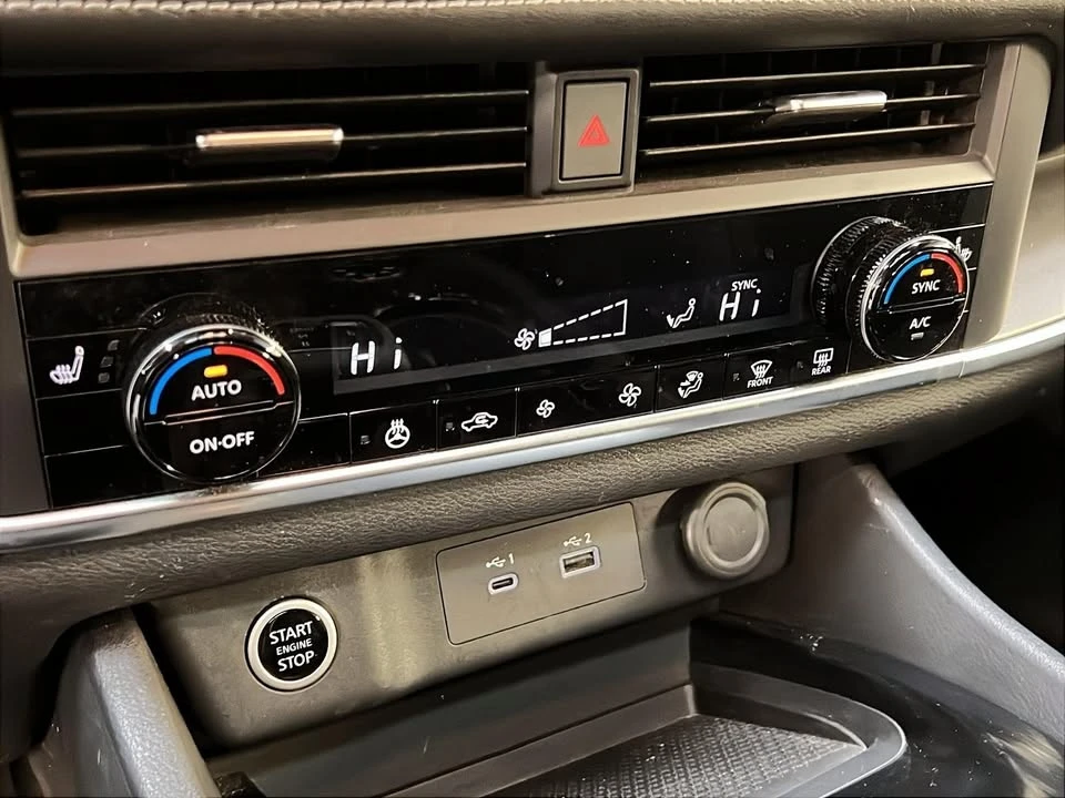 2023 Nissan Rogue - Image 17 of 20