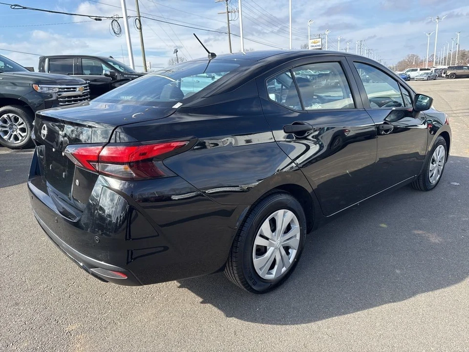 2023 Nissan Versa - Image 5 of 12