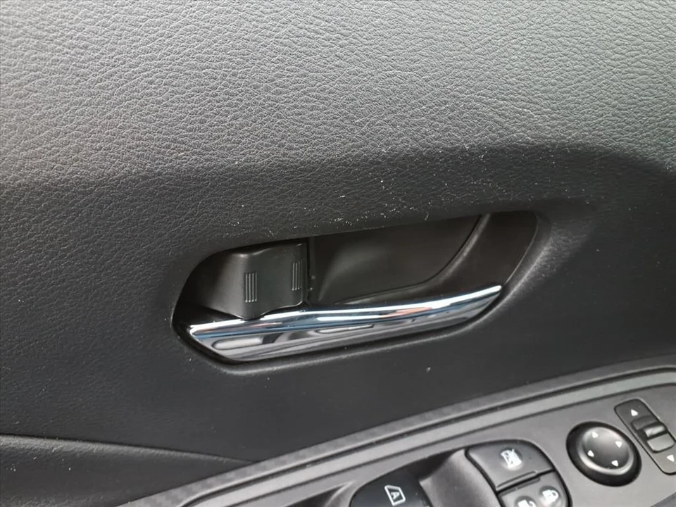 2023 Nissan Versa - Image 16 of 21