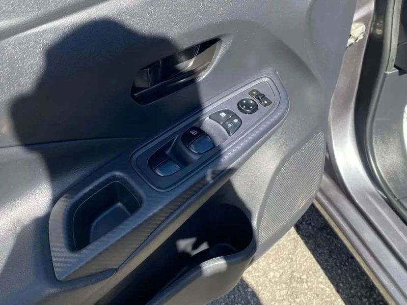 2023 Nissan Versa - Image 10 of 12