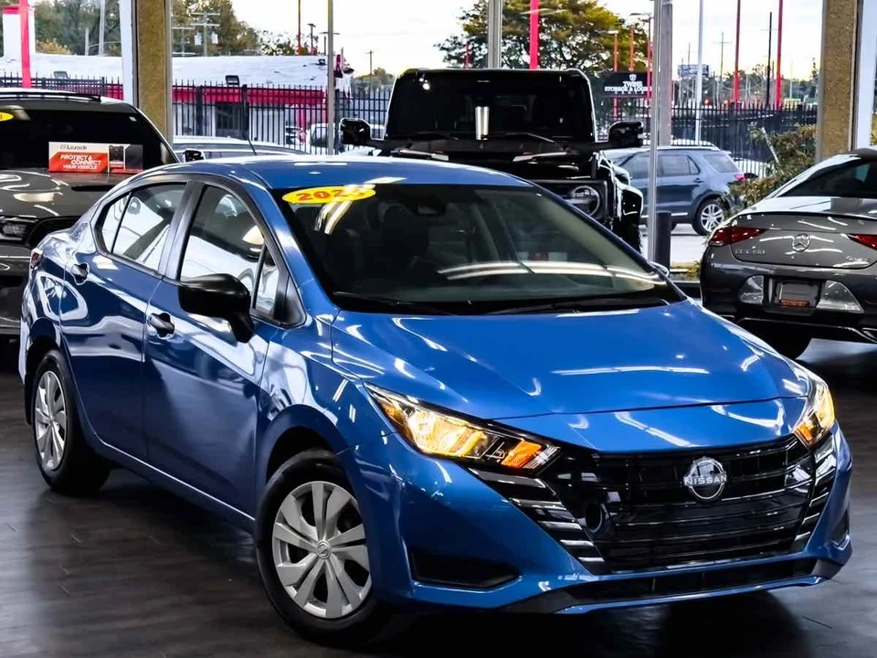2023 Nissan Versa - Image 2 of 12