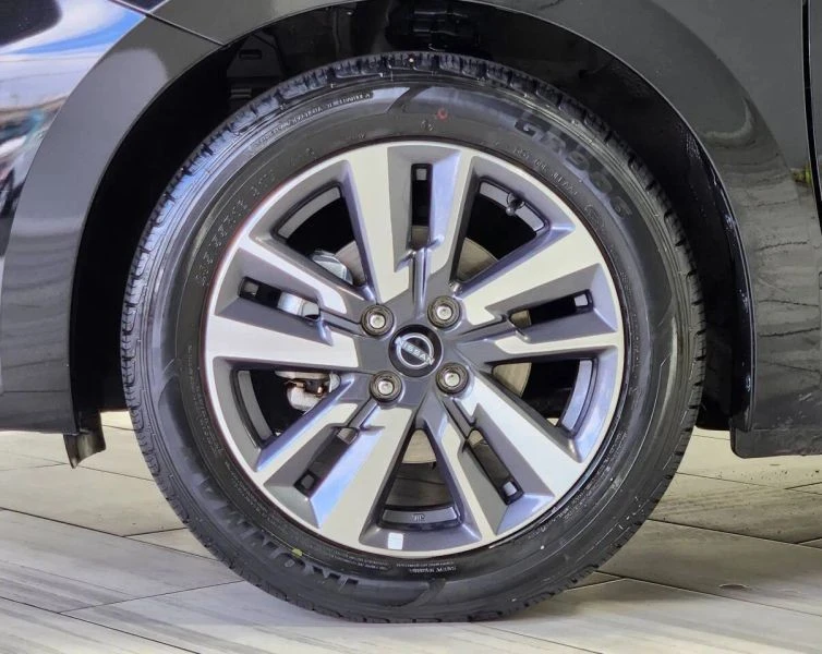 2023 Nissan Versa - Image 9 of 12