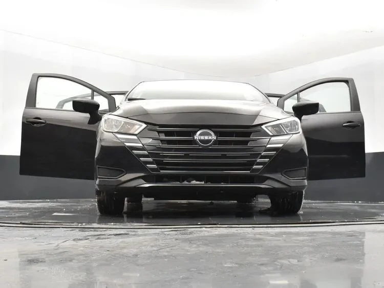 2023 Nissan Versa - Image 11 of 12