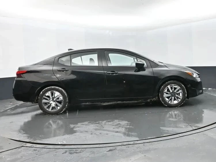 2023 Nissan Versa - Image 4 of 12