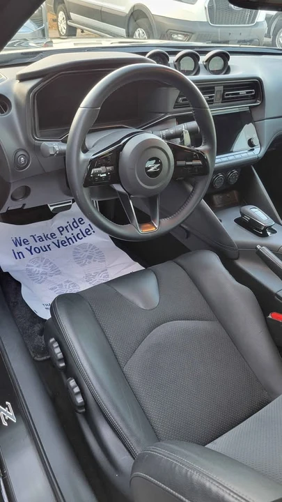 2023 Nissan Z - Image 5 of 6