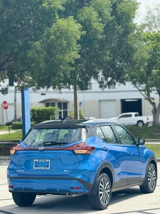 2023 Nissan Kicks - Image 8 of 9