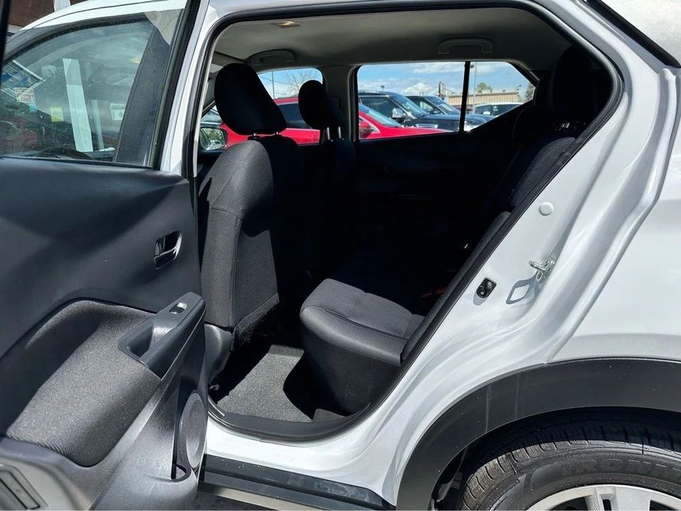 2023 Nissan Kicks - Image 14 of 20