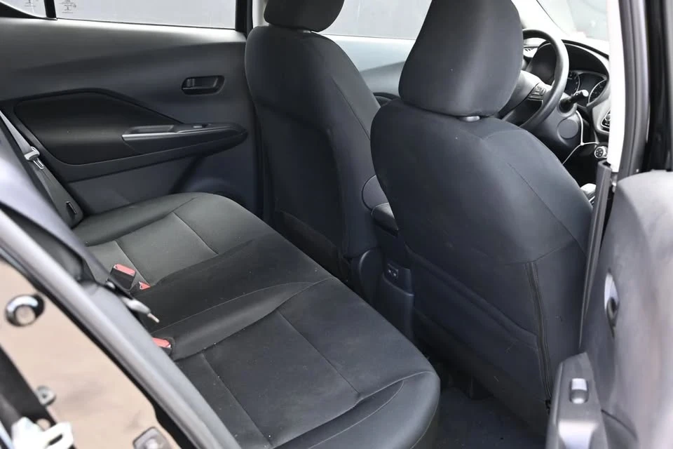 2023 Nissan Kicks - Image 16 of 19