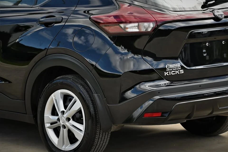 2023 Nissan Kicks - Image 9 of 19