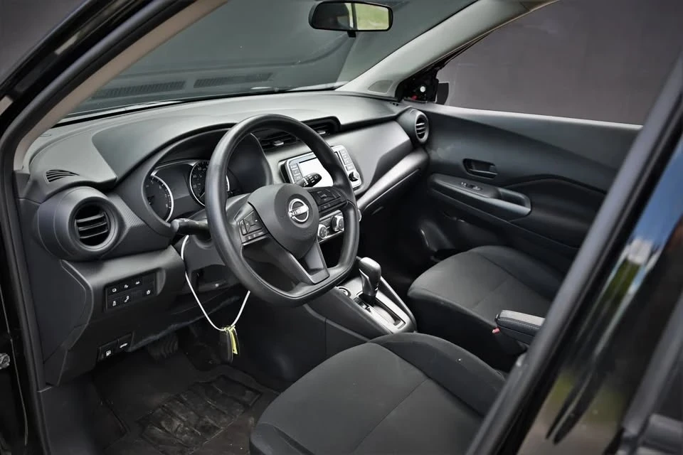 2023 Nissan Kicks - Image 12 of 19