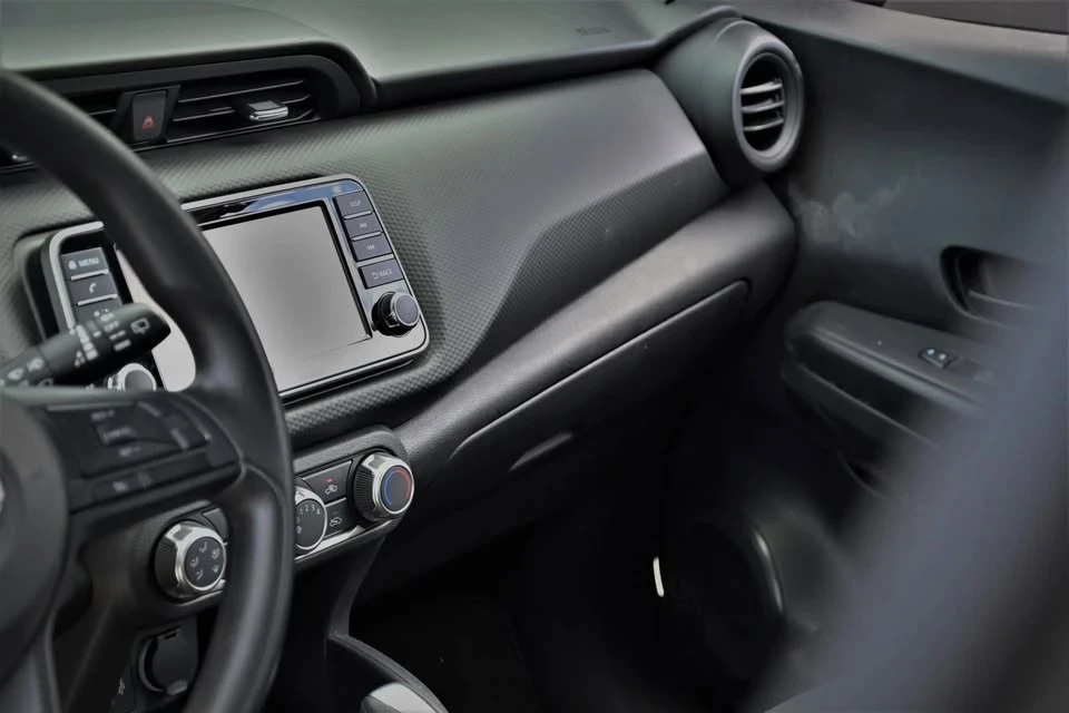 2023 Nissan Kicks - Image 11 of 19